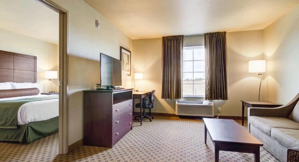 Cobblestone Inn & Suites - Lakin Екстериор снимка
