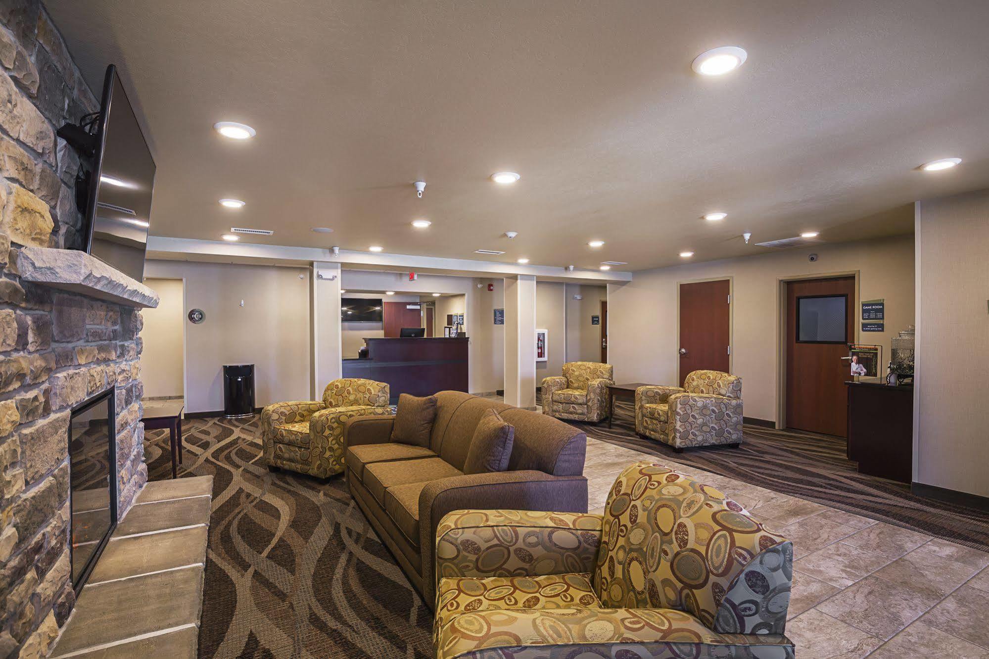 Cobblestone Inn & Suites - Lakin Екстериор снимка