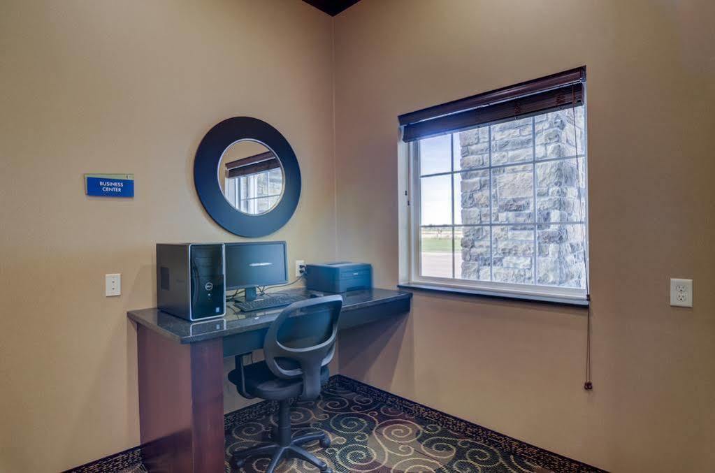 Cobblestone Inn & Suites - Lakin Екстериор снимка