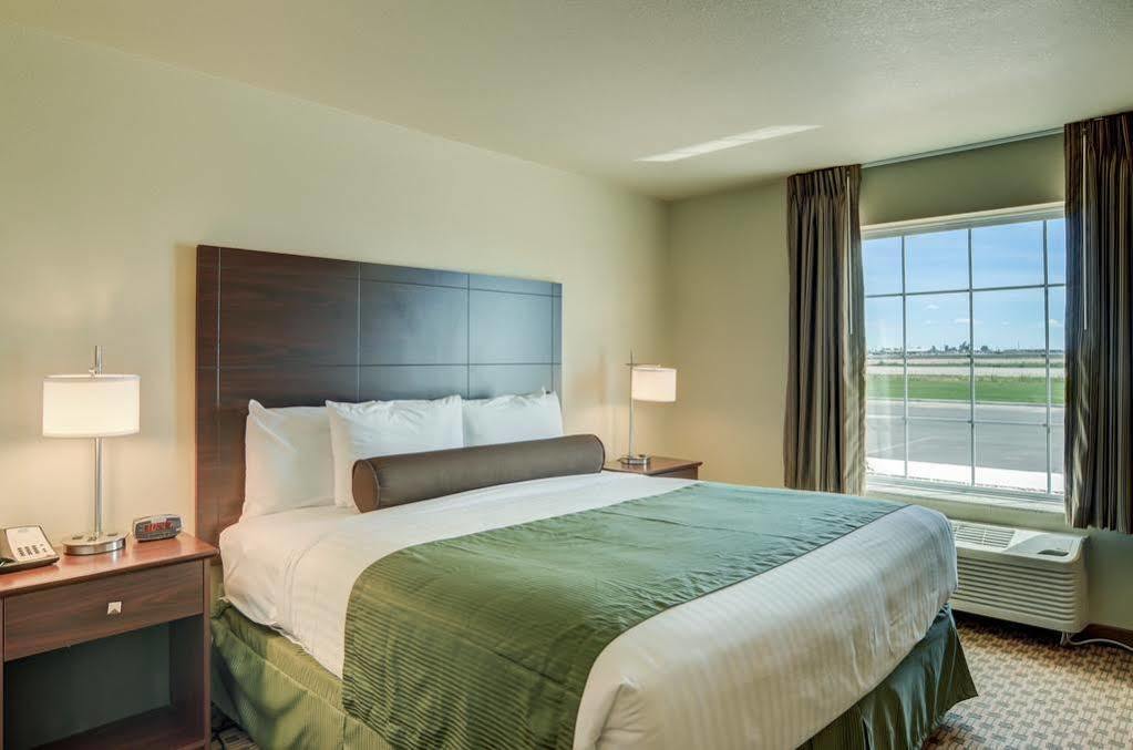 Cobblestone Inn & Suites - Lakin Екстериор снимка