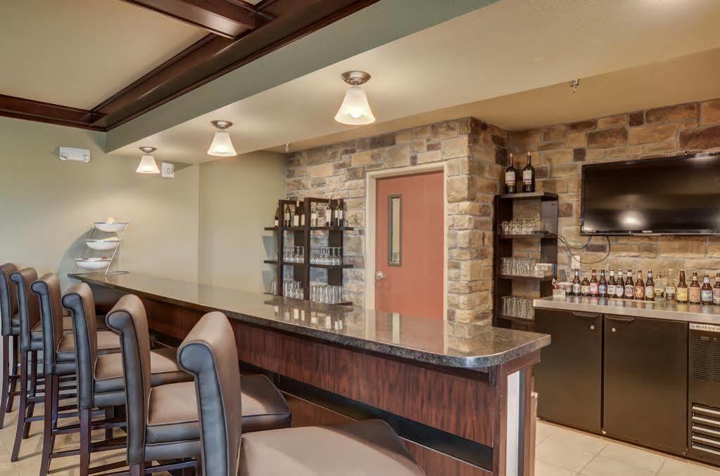 Cobblestone Inn & Suites - Lakin Екстериор снимка