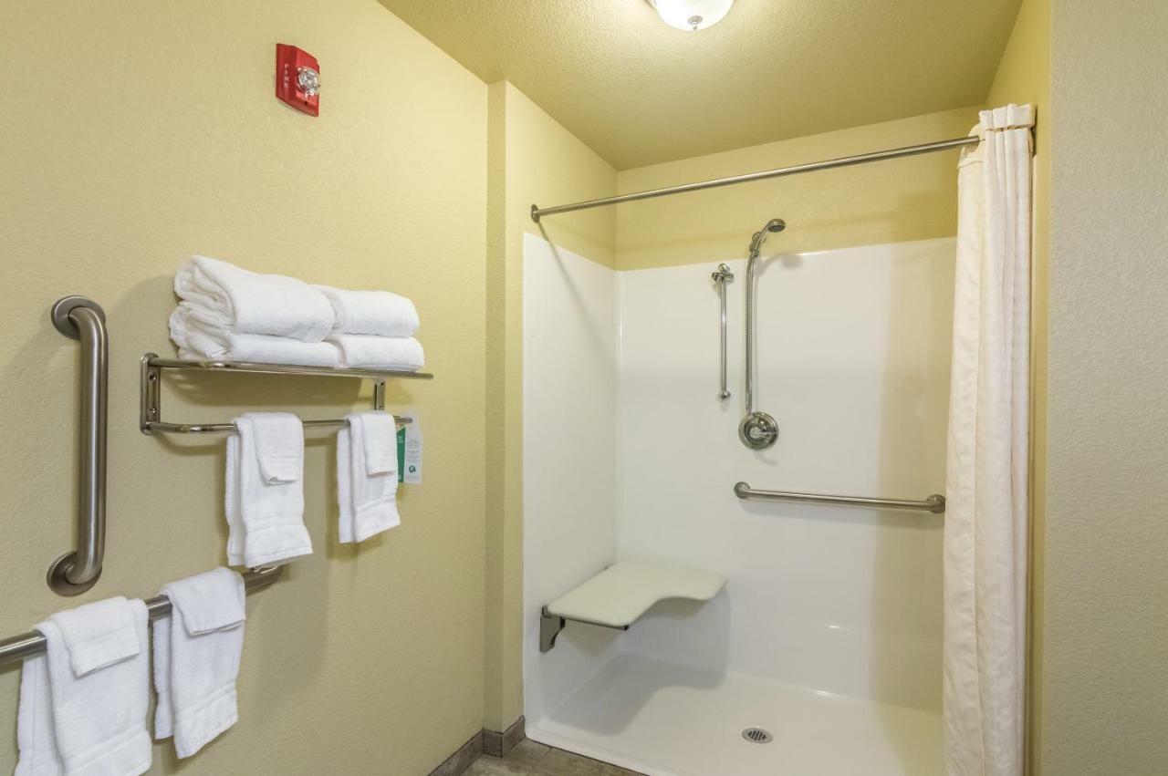Cobblestone Inn & Suites - Lakin Екстериор снимка