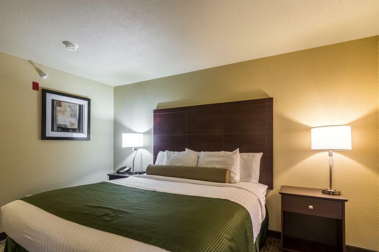 Cobblestone Inn & Suites - Lakin Екстериор снимка