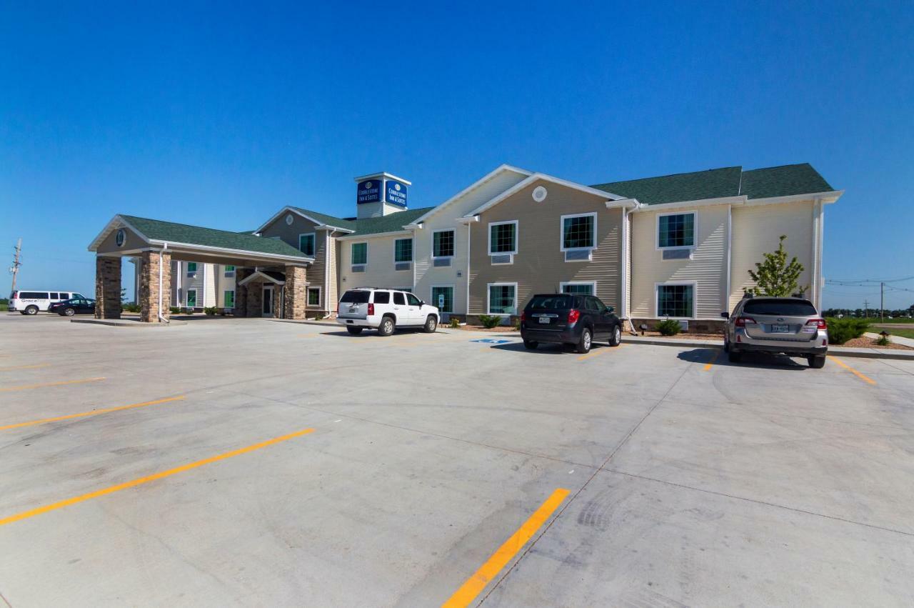 Cobblestone Inn & Suites - Lakin Екстериор снимка